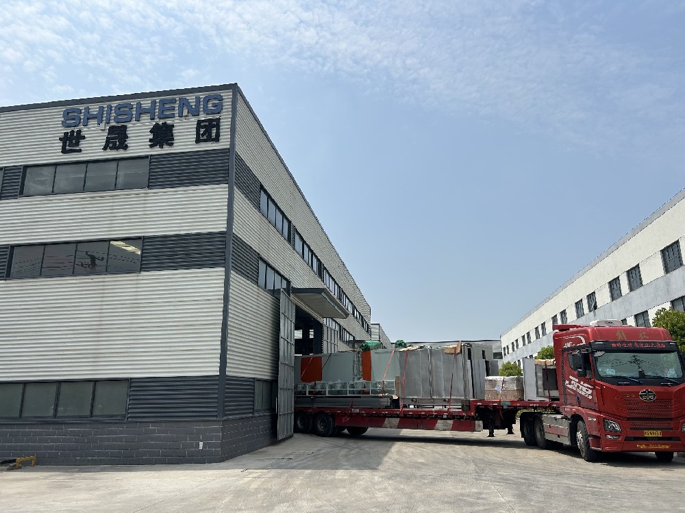 達克羅線設備發(fā)貨現場